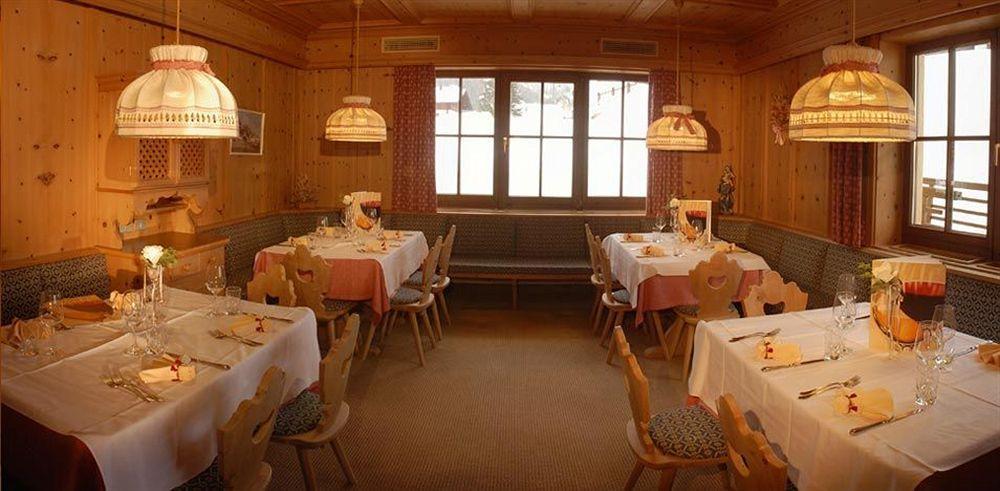 Hotel Dolomites Inn กานาเซย์ ภายนอก รูปภาพ