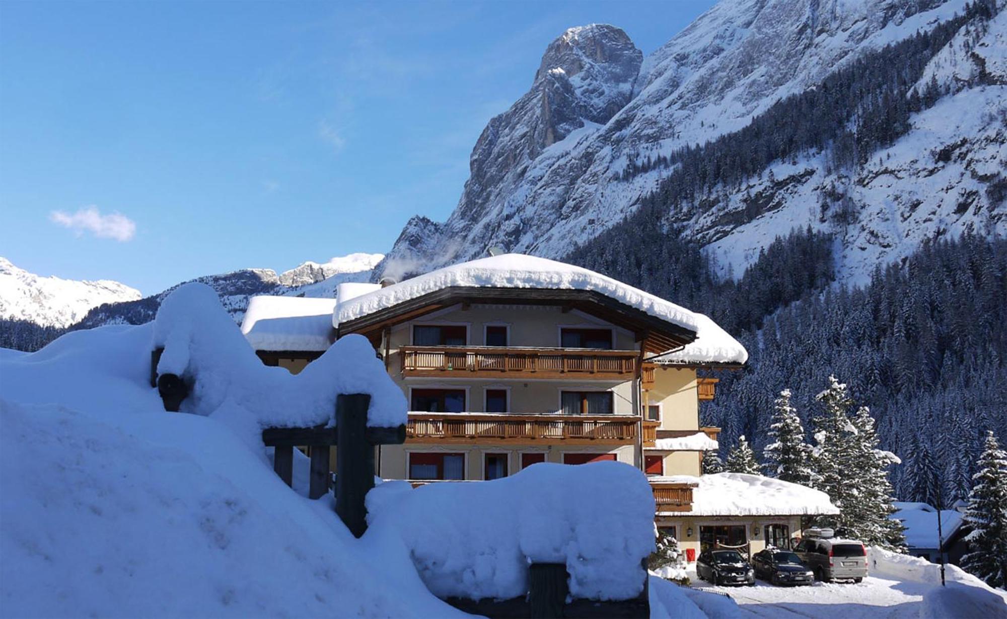 Hotel Dolomites Inn กานาเซย์ ภายนอก รูปภาพ