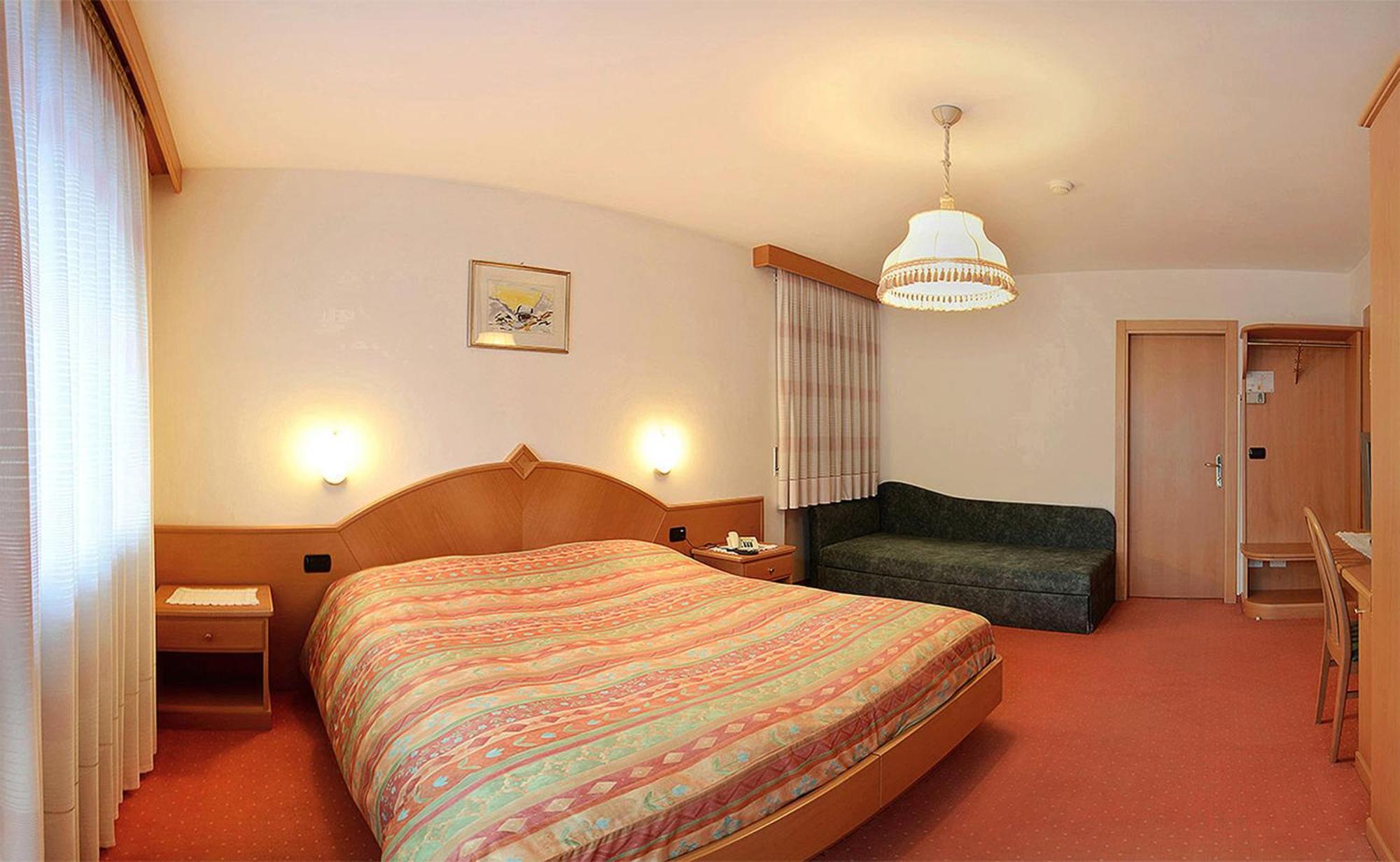 Hotel Dolomites Inn กานาเซย์ ภายนอก รูปภาพ
