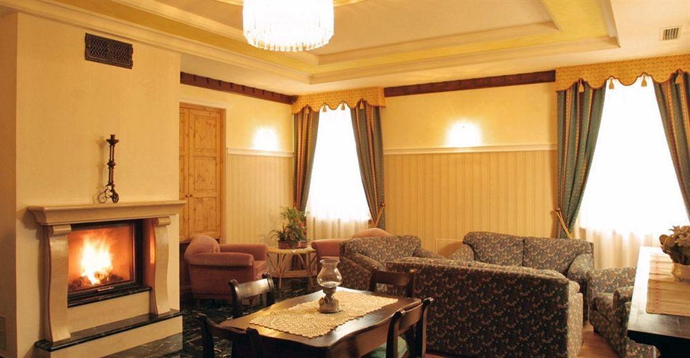Hotel Dolomites Inn กานาเซย์ ภายนอก รูปภาพ