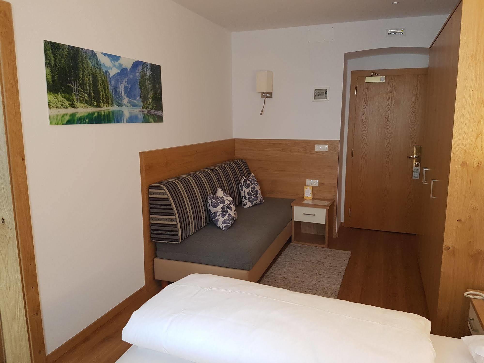 Hotel Dolomites Inn กานาเซย์ ภายนอก รูปภาพ