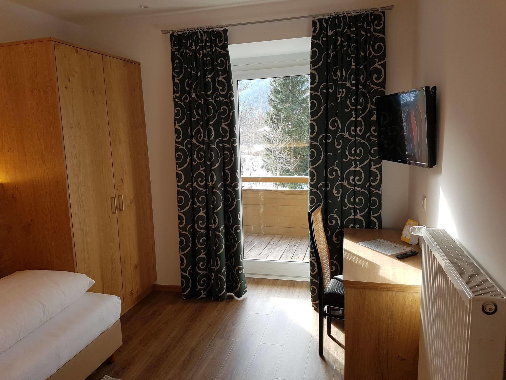 Hotel Dolomites Inn กานาเซย์ ภายนอก รูปภาพ