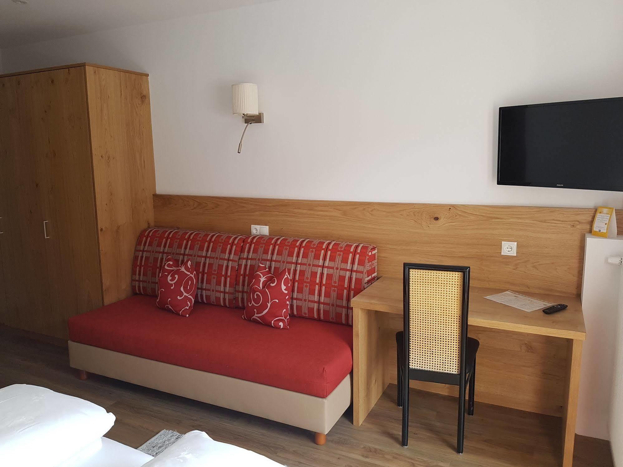 Hotel Dolomites Inn กานาเซย์ ภายนอก รูปภาพ