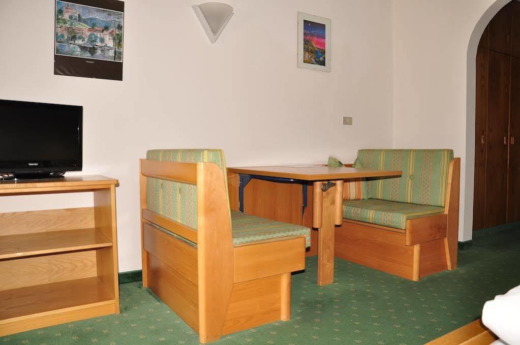 Hotel Dolomites Inn กานาเซย์ ภายนอก รูปภาพ