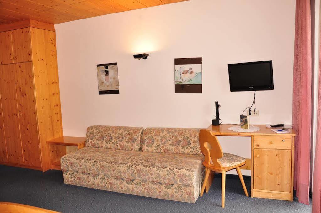 Hotel Dolomites Inn กานาเซย์ ภายนอก รูปภาพ