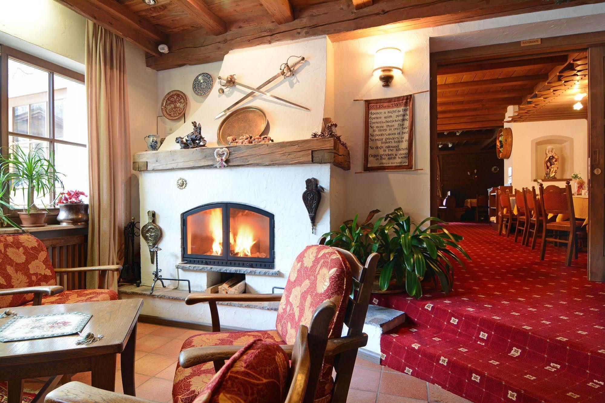 Hotel Dolomites Inn กานาเซย์ ภายนอก รูปภาพ
